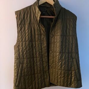 Recycled nylon vest
